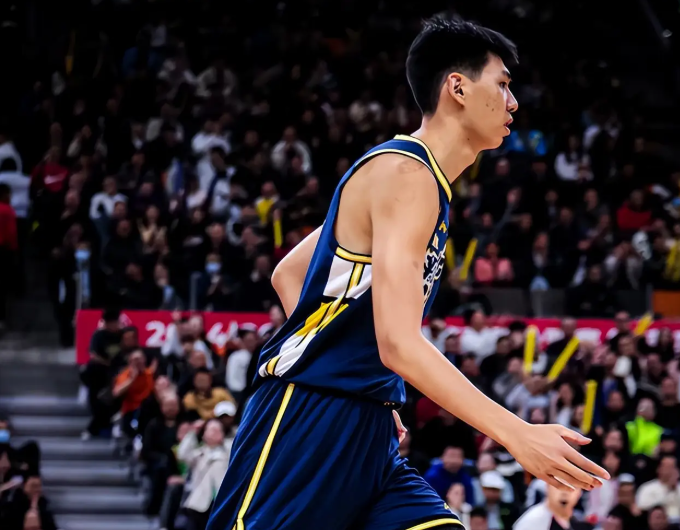 不出意外！徐昕两个赛季之后再重返广东，而且概率很大。

广东为了得到崔永熙和焦泊