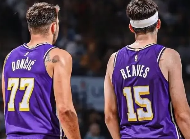 里弗斯啥时候回归？这么打下去77也要顶不住了
场场接近40分钟，老詹休息的比赛，