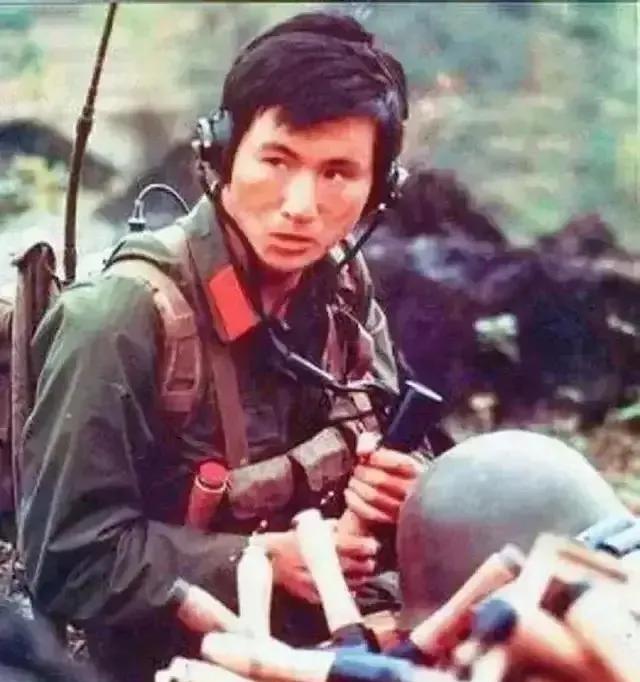 1985年，老山战场上，杨启良歼敌18人，转业后却遭地方恶霸刁难，他看了恶霸一眼