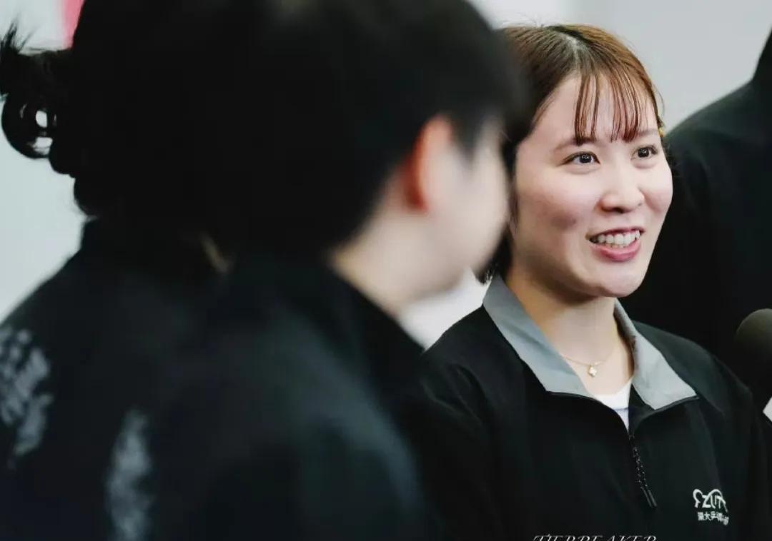 孙颖莎平野美宇出战首场比赛！
乒超联赛常规赛第二阶段比赛即将开始，深圳大学孙颖莎