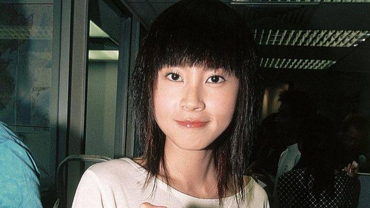 傅颖反击整容传闻，年少时爱得轰轰烈烈，40岁更名仍受粉丝追捧