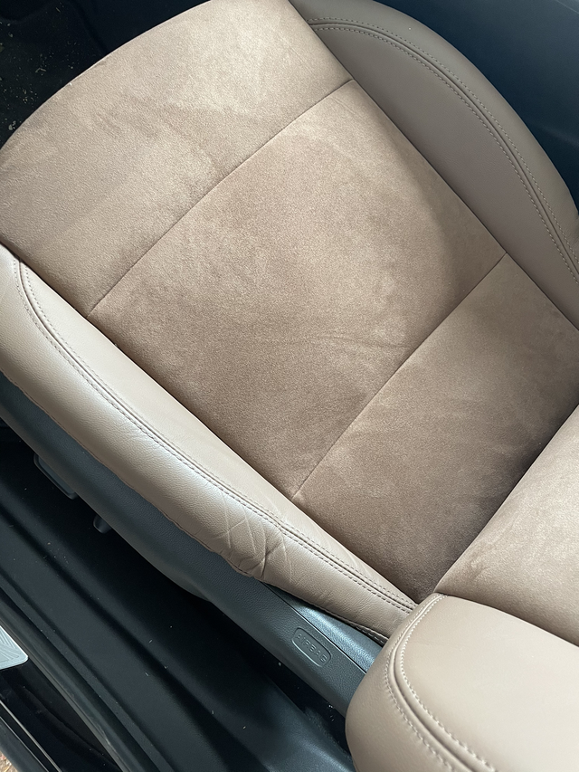 24款2.0t君威座椅还没一个月
大哥们，还没开一个月，每天也就是上下班开，座椅