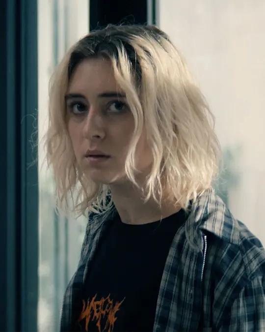    《V世代第二季》最强玛丽回到戈多大学，面对控制人心的教授和学校创始人，经过