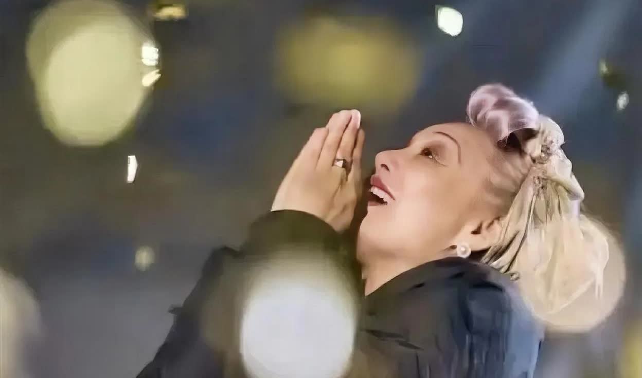 看到宁静失态的表情，

终于理解了森林北！

原来一切都有迹可循，

