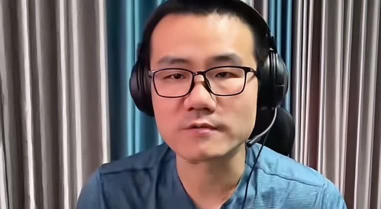专业的就是不一样，听徐静雨分析范弗利特受伤，是最有道理的！

1.范弗利特是
