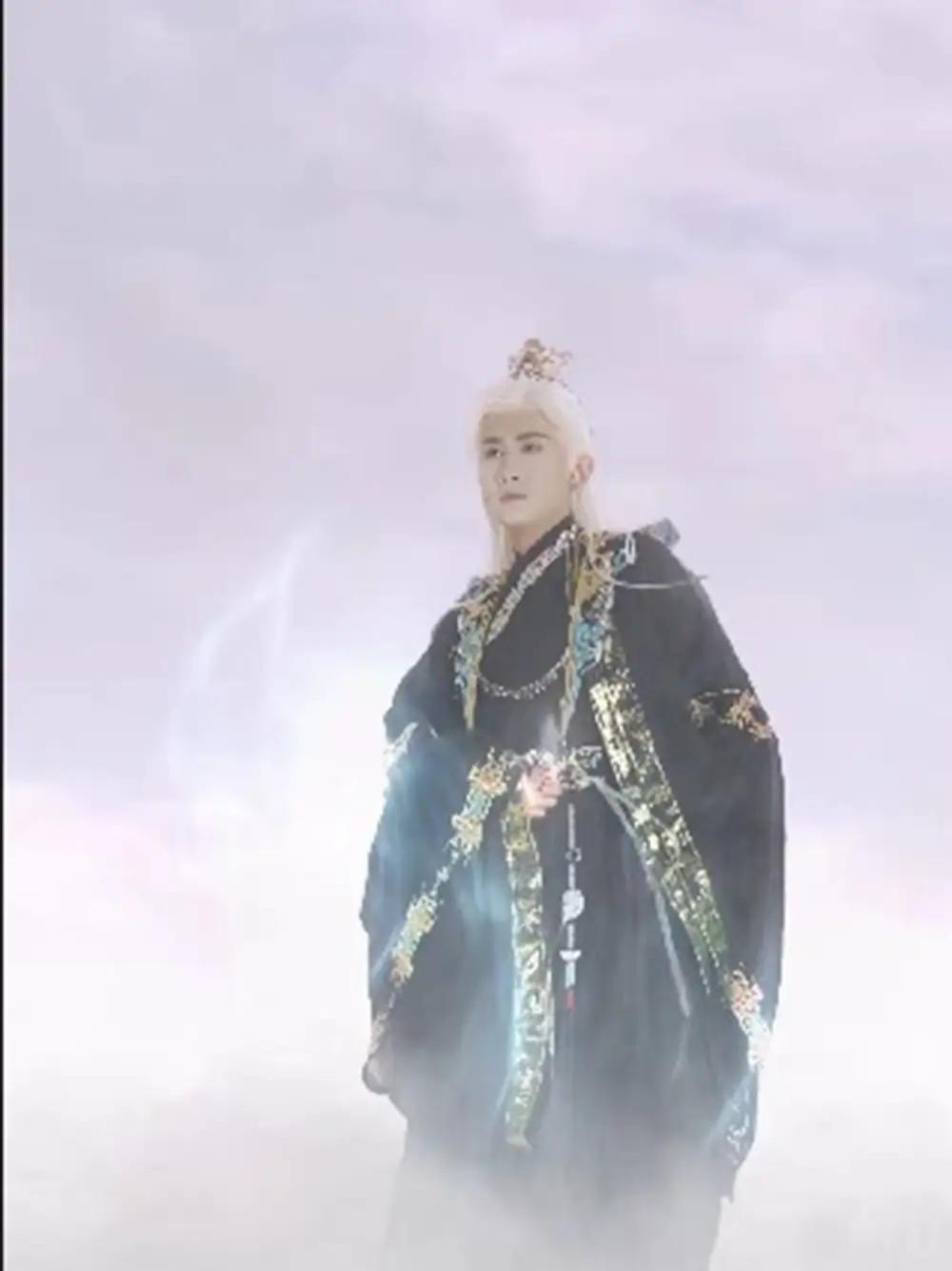 短剧《仙尊》仙尊降临家有奇缘