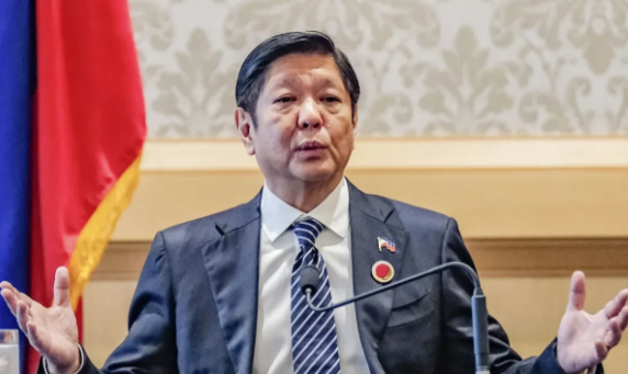 菲律宾总统马科斯嘴硬挑衅！中国强硬回应：玩火自焚
 
8月6日，菲律宾总统马科斯