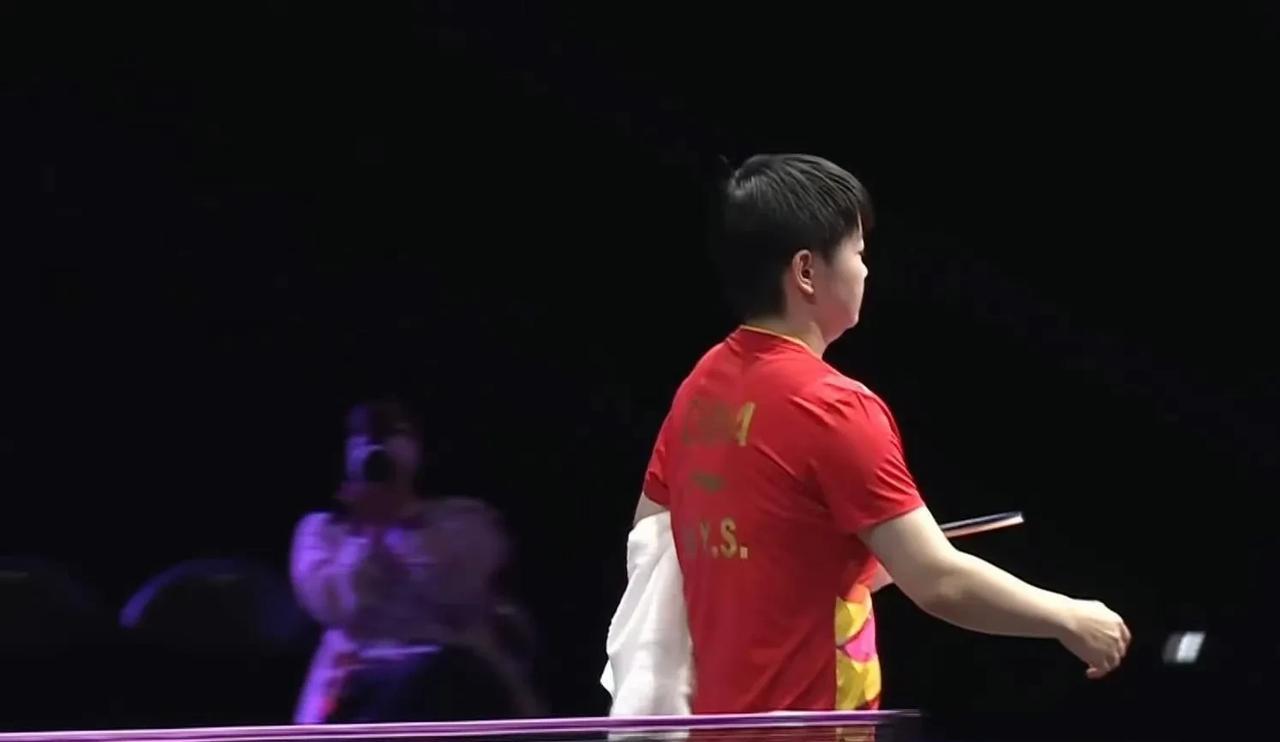 这也太无语了吧！
原来让人没想到的是，在wtt横滨冠军赛女单孙颖莎对阵朱芊曦的比