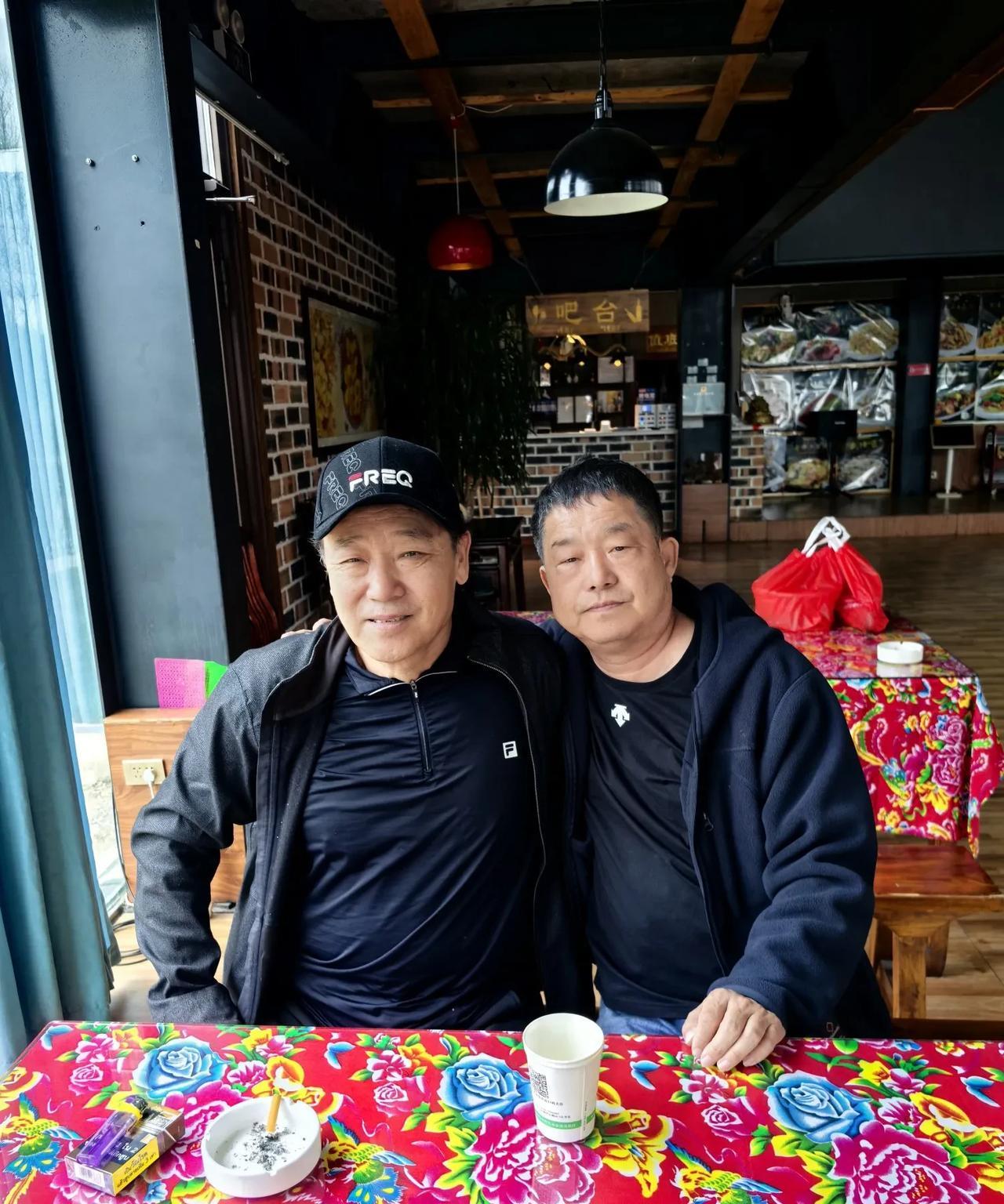 #春天适合吃的美食有哪些#
      四哥从西双版纳回来了，带着一身的热带气息