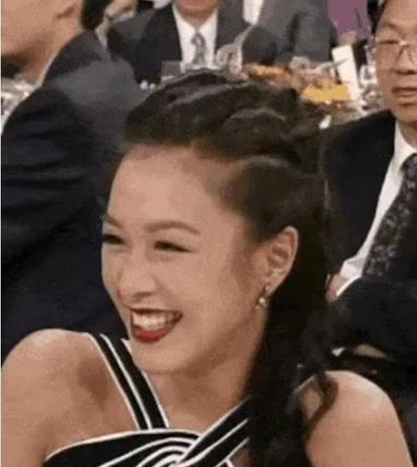 现在的钟丽缇让张伦硕无语
但是25岁的钟丽缇
他根本高攀不起，原因很简单
钟丽缇