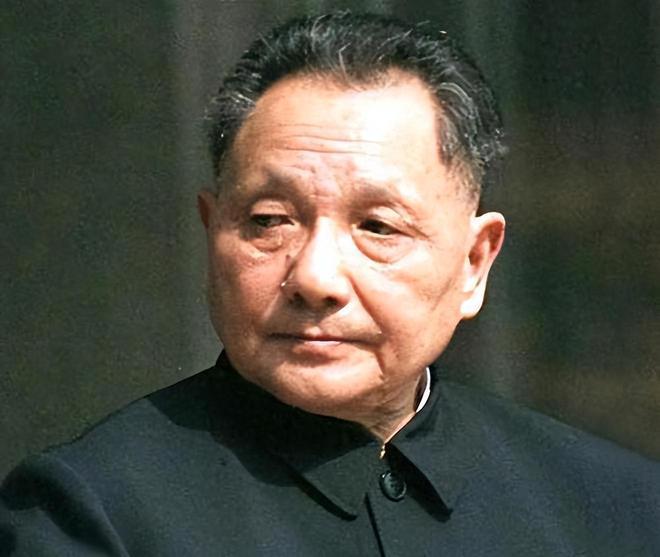 “文革”持续了10年之久，为什么国家没有垮掉呢？邓小平总结了三个原因。
在198