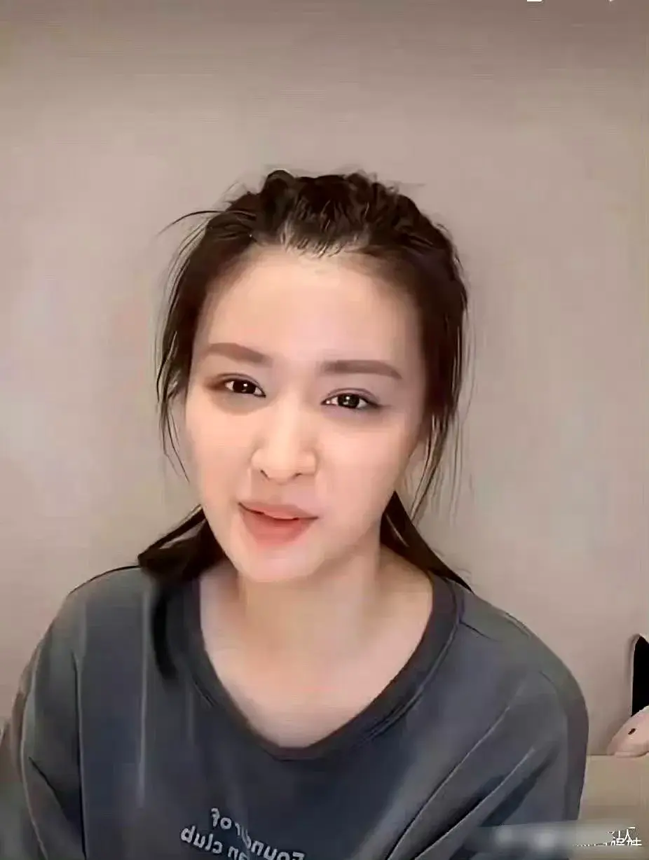 王楚然素颜照，底子真好，还是那么漂亮