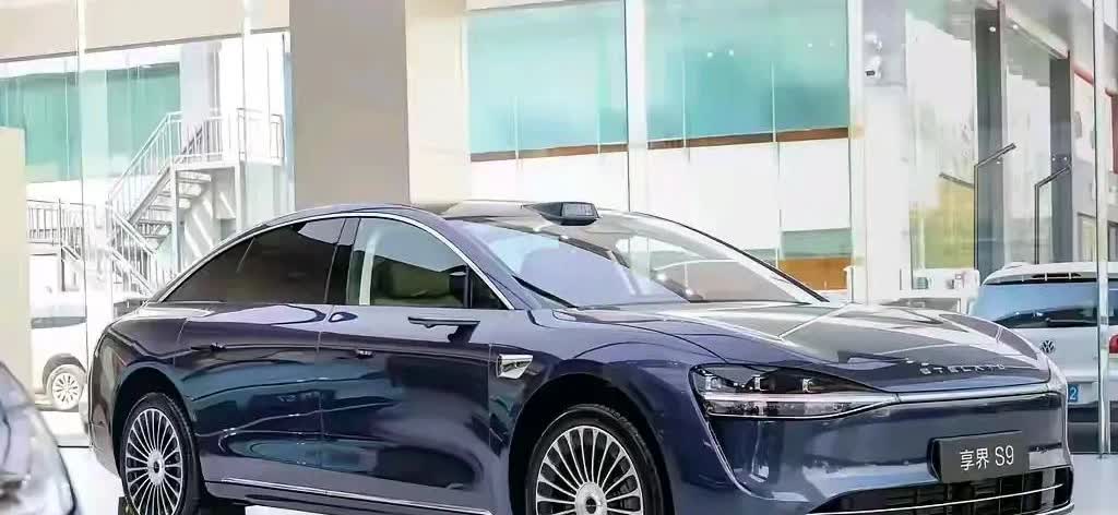 享界S9最大失误就是没有跟纯电增程度一起推出，以至于错过了爆款时机。
今时不同