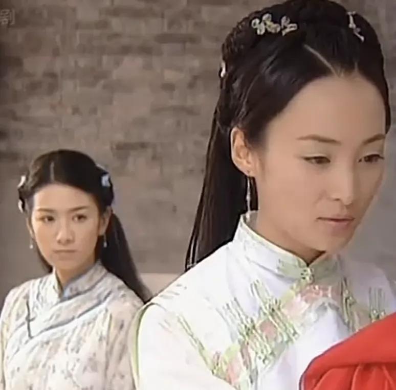 美貌最被低估的一位女明星！黄奕居然跟蒋勤勤，一起出演过电视剧版本的卧虎藏龙！
初