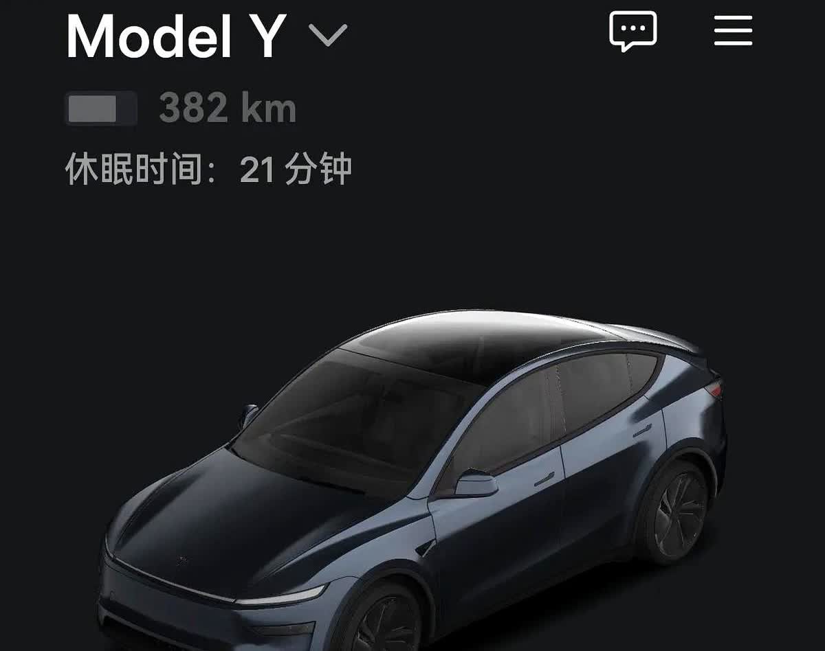 特斯拉焕新ModelY长续航版用了一个月，最想聊的还是手机钥匙。

刚开始觉