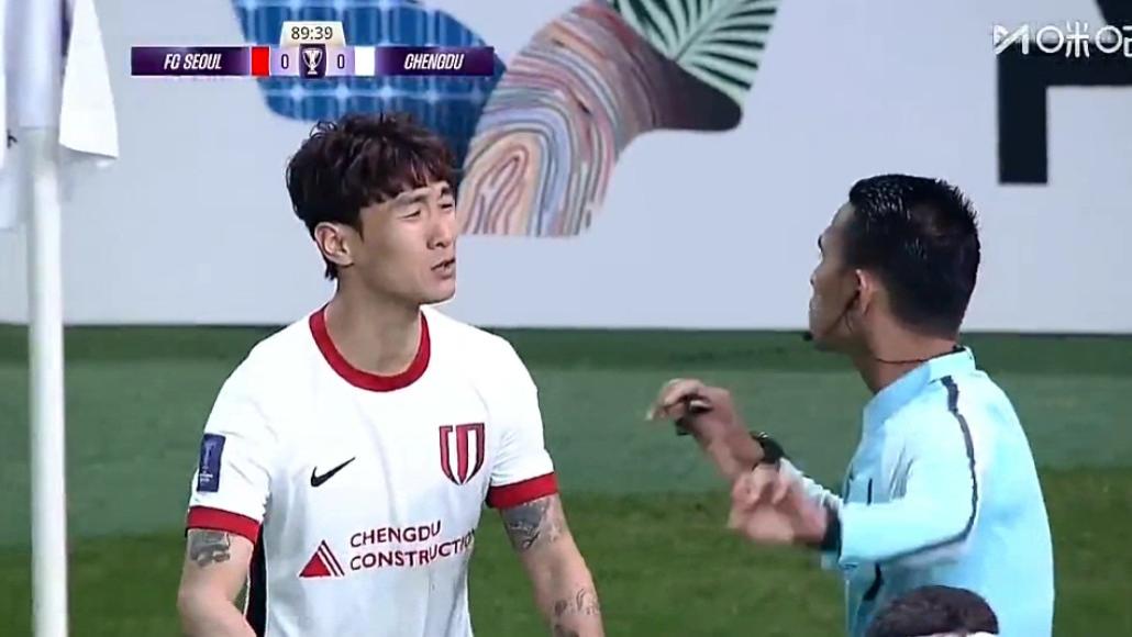 恼羞成怒？伤愈复出韦世豪一上场就制造冲突，亚冠对手怒了