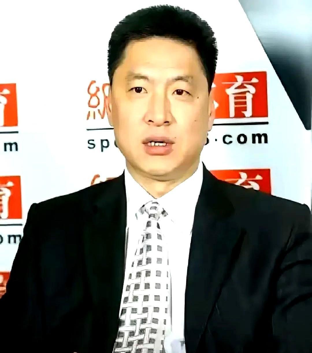 李春江刚参加完庆功宴，就有人盼篮协提前解禁他！  这庆祝的喜悦还未完全散去，关于