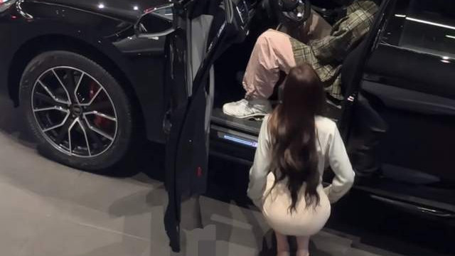 比亚迪突曝好消息：不装了摊牌了，最快明年插混和纯电没区别了！