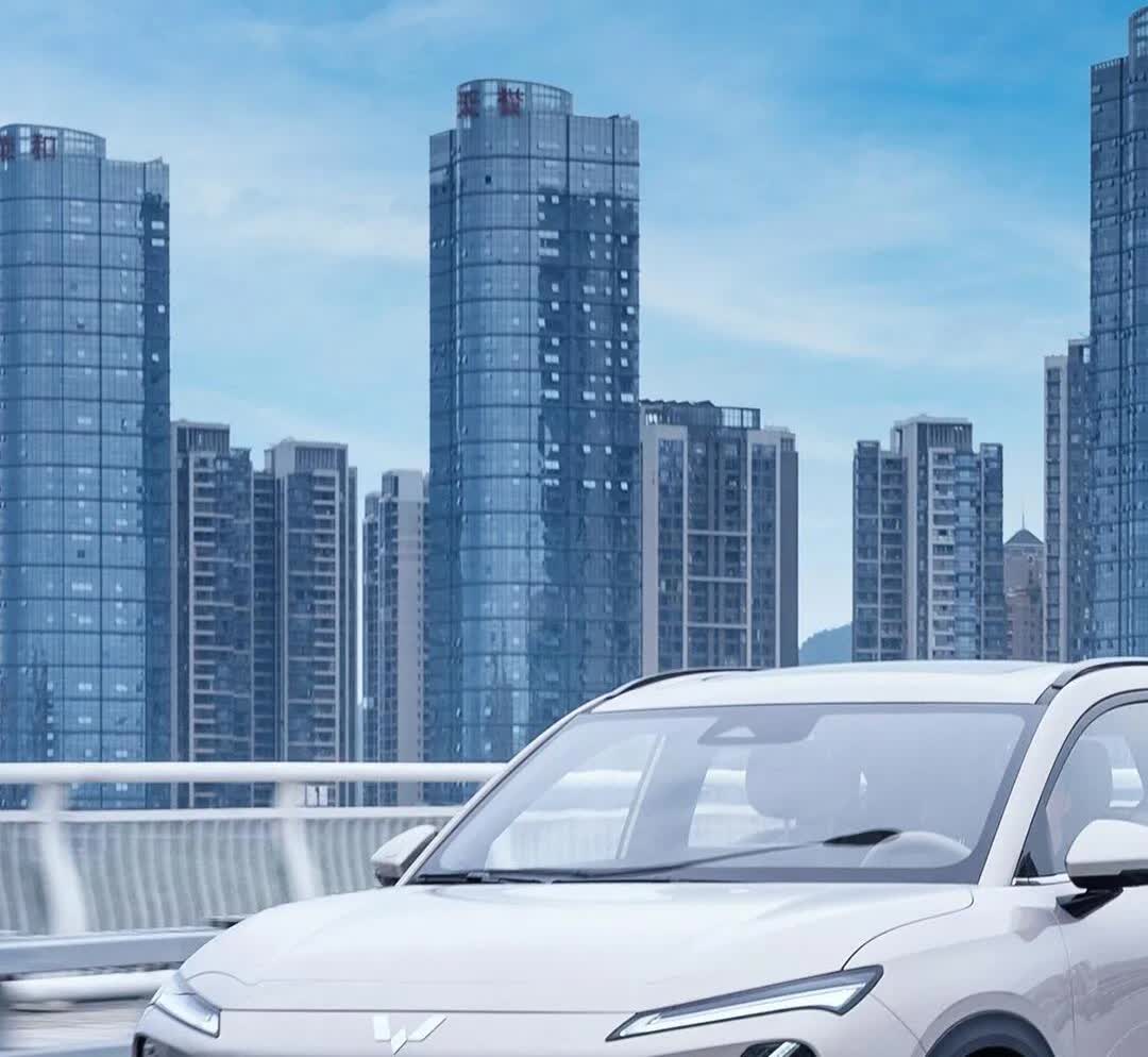震惊了！据专家统计，我国近五年新能源汽车渗透率：
1、2021年——15%；
