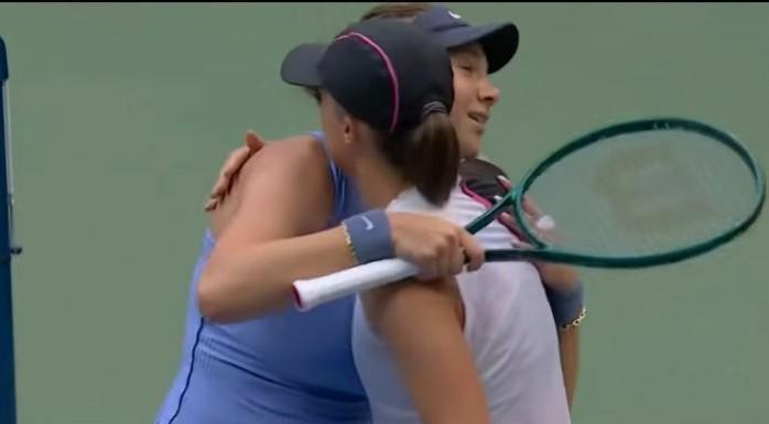 阿尼西真娃6：4、6：3复仇斯瓦泰克，晋级2025年美国网球公开赛4强。
   