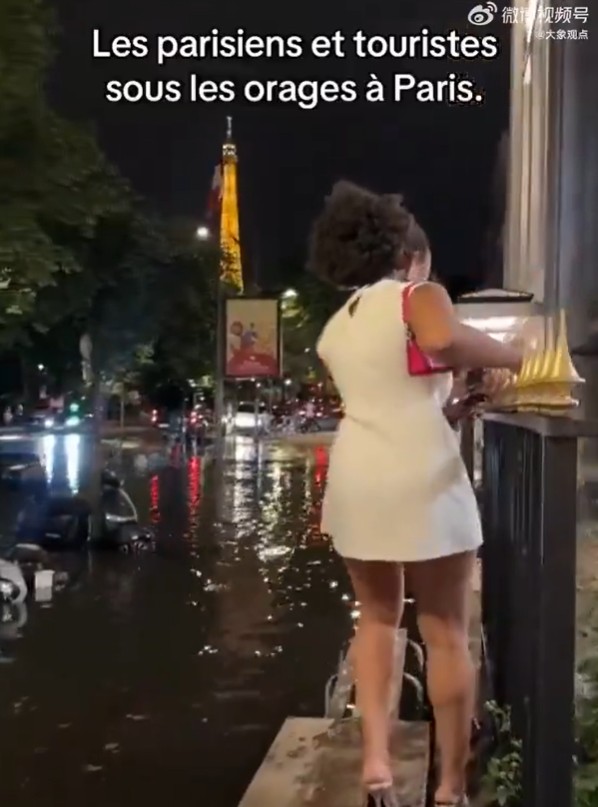 完了，法国巴黎的良心没有了。据报道，日前一场暴雨过后，巴黎许多城区街道被大水淹没