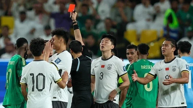 林良铭红牌引发三国争议：中国队世界杯前景如何？