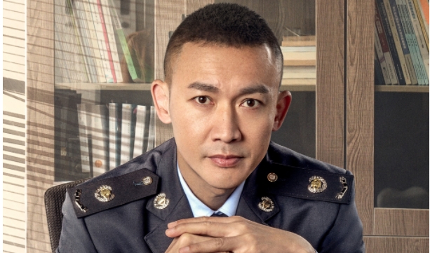 央视爸爸又来搞事情了！今晚开播的《大河之水》居然把税务稽查拍出了谍战剧的刺激感，