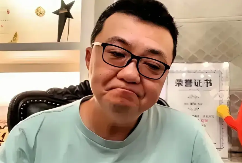 突然发现，董路原来是个大嘴，却容不下苏超。

视频中董路撂出狠话：苏超要是赢中甲