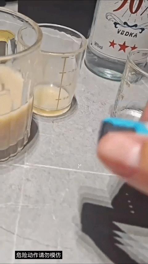 现在明白了为什么化学老师说：点燃的酒精灯不能直接加酒精！