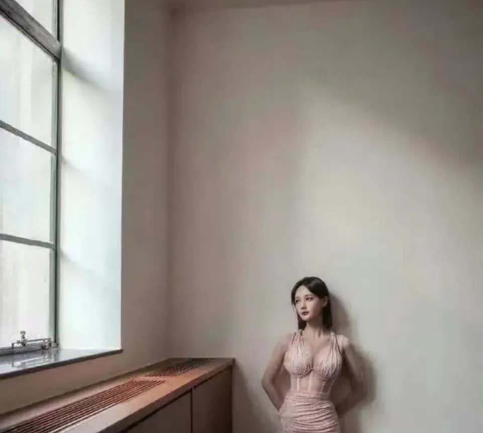 李一桐，让人不敢相信的身材！