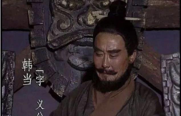 三国时代，魏、蜀、吴三国，都有叛徒，而且，叛变的人情况各不相同。
有的是父亲是忠