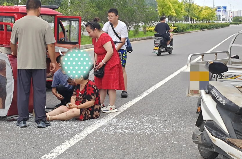 突发事件：7月2日9时30分许，许昌市莲城大道邓庄办事处道路北侧大概250米处，