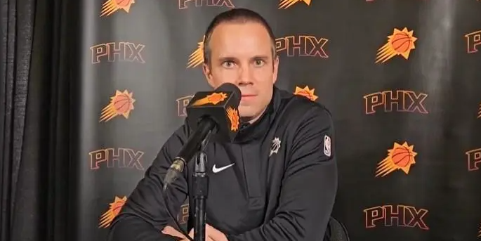 NBA季前赛，太阳103-81轻取湖人。赛后，太阳主帅乔丹-奥特接受了采访。
谈