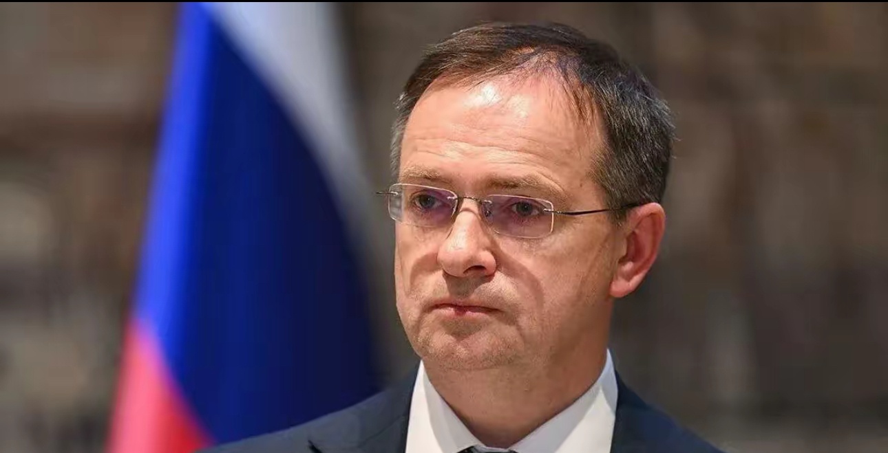 乌克兰人愤怒了。



俄乌谈判俄罗斯代表团负责人梅津斯基在第三次会谈后表示，已