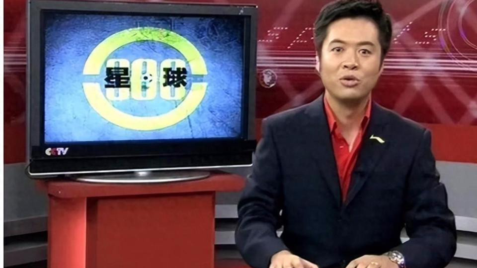 被控行贿950万！52岁前央视名嘴段暄时隔2年露面，满头白发致敬穆勒