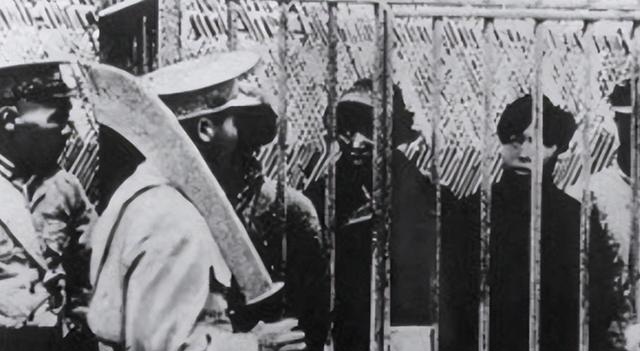 1948年，10多名地下党因越狱失败被拉去枪毙，走不动在途中被枪毙，仅有4人走到