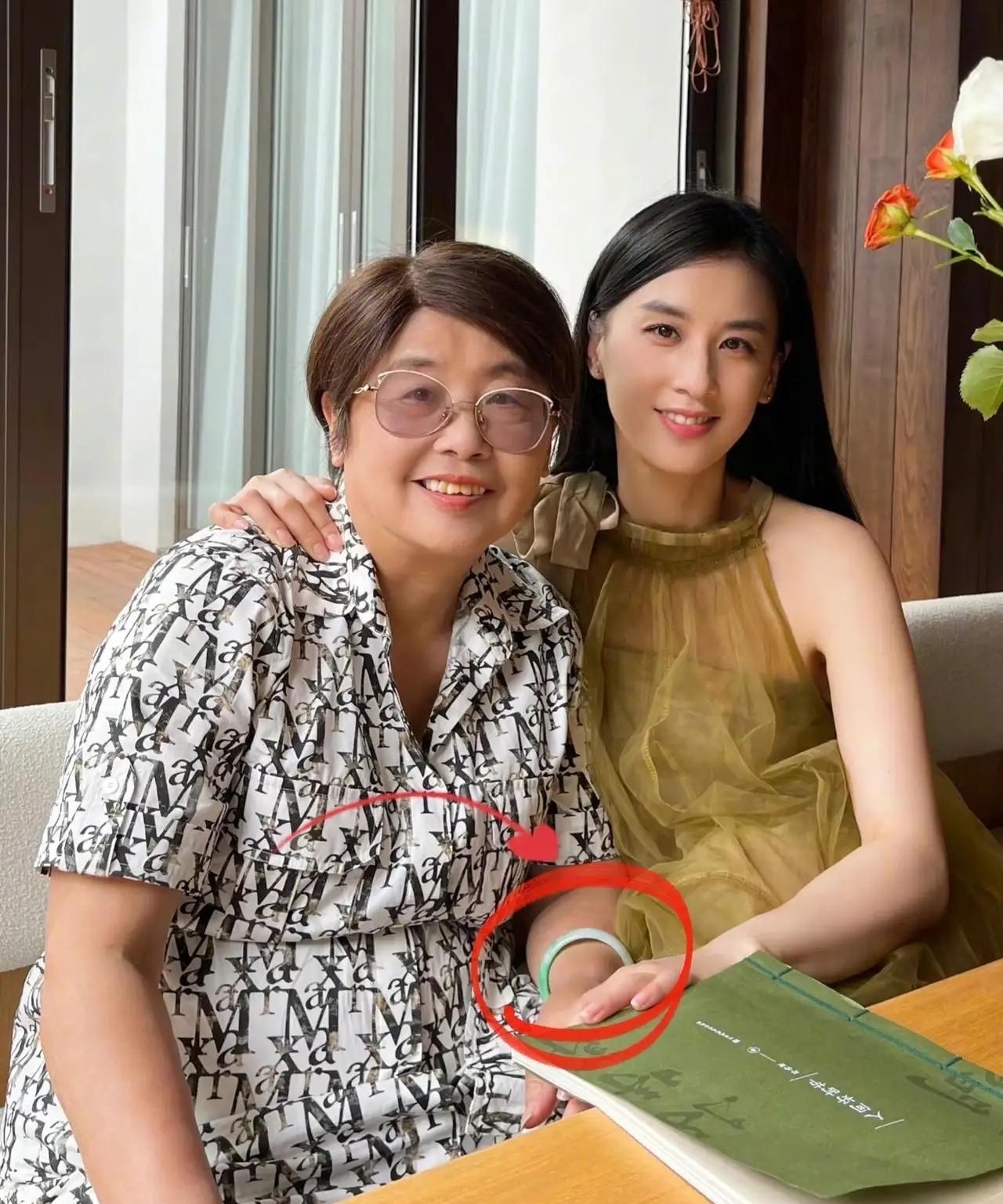 如果我是黄圣依
我现在立马打包行李
回到杨子的豪宅。
不是默认杨子的所作所为都是
