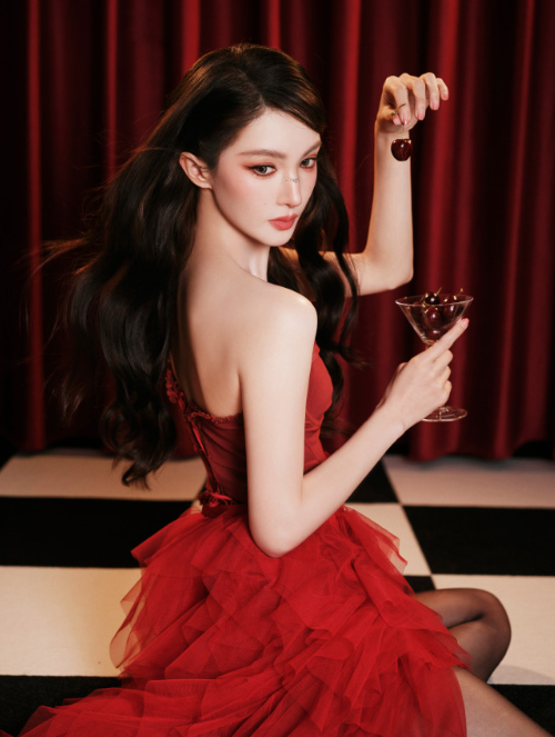 金晨这明艳的妆造，超nice的，好看！