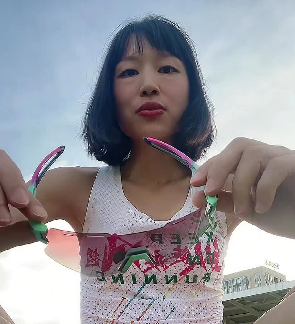 也的确佩服张水华，在2019年西安、长沙、南昌三场马拉松赛事取得好成绩的同时，这