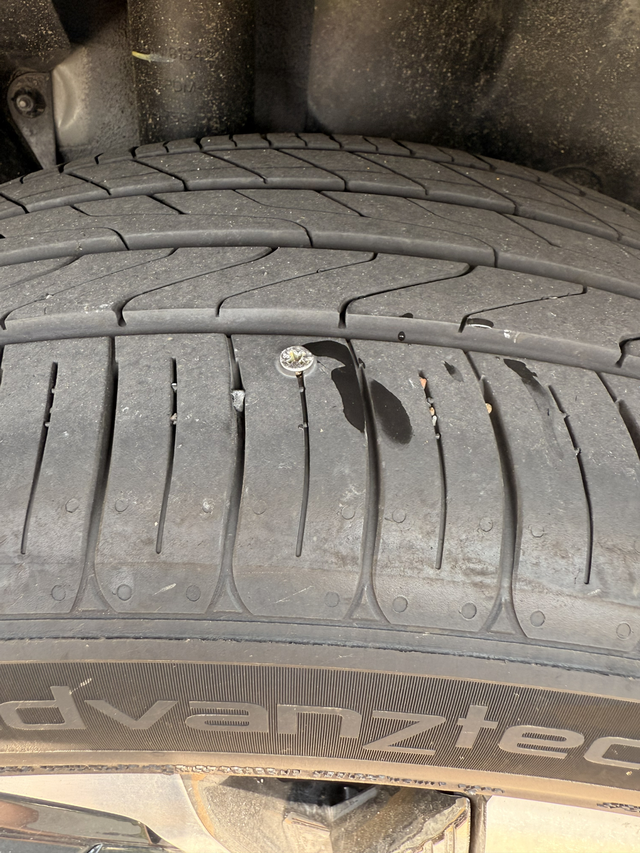 你们轮胎都多少公里换的
换了什么牌子的轮胎？我的差不多2.8万公里，刚够一年，右