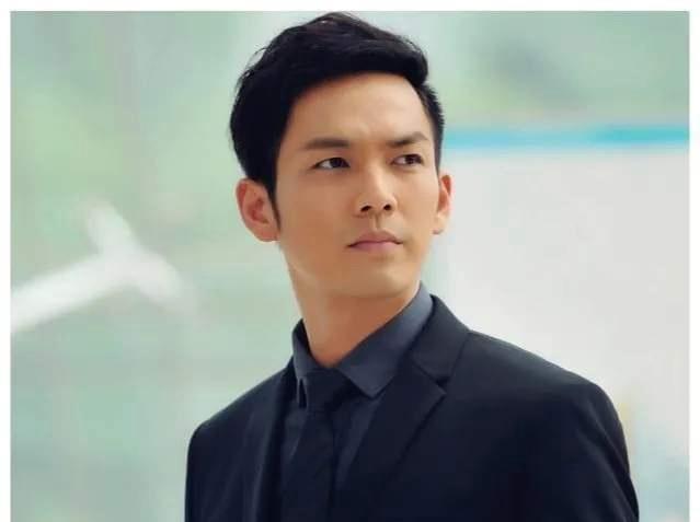 2023年筹拍《藏海传》时，郑晓龙向钟汉良发出邀约，希望他出演男主的父亲蒯铎。