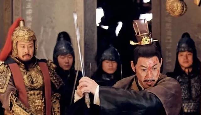 看似是李世民被李渊李建成李元吉欺负排挤，实际是李世民功高盖主，随便拿捏他的父亲和