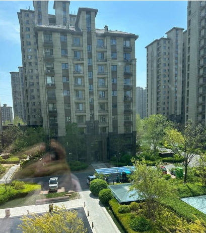 我今天才知道一件事事！
一个同学，俩口子，在城市打工，租房子住，昨天夜里同学去医
