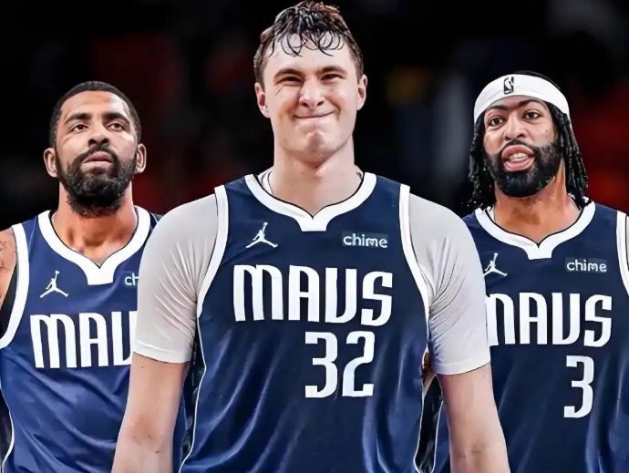 独行侠现在的缺点很明显了
只要落后就没有追分的能力，队里没有得分爆发力好的球员，