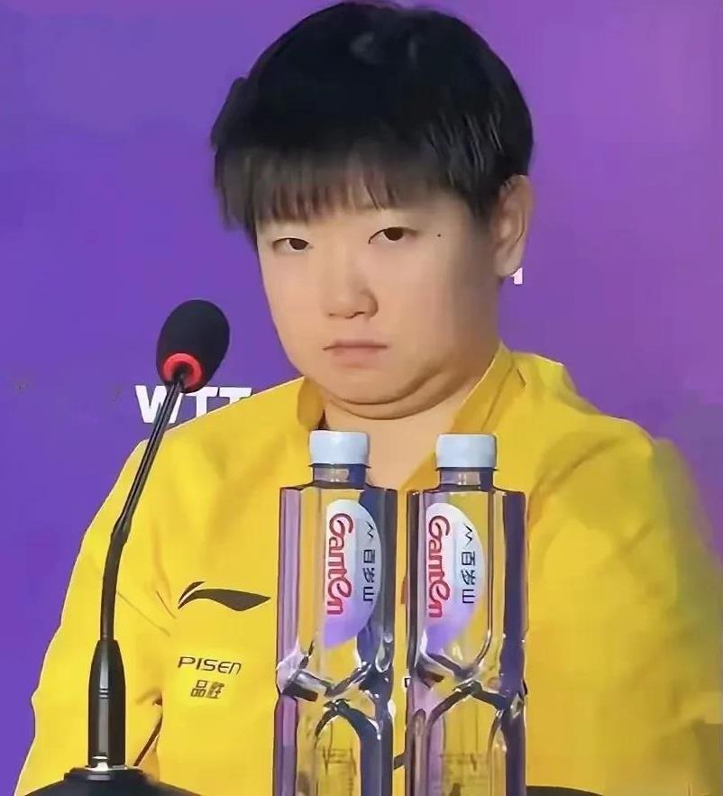 想靠运动减肥的人还是歇歇吧，莎莎的运动强度算顶级了吧，结果是胖乎乎的小脸还是留下
