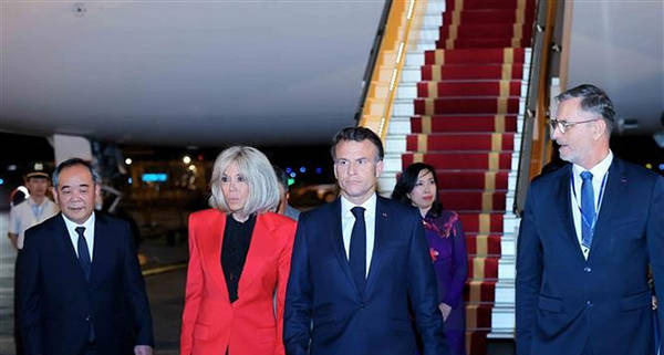 法国要取代中美，没戏！







天啊，法国总统马克龙最近真是让人大跌眼镜！