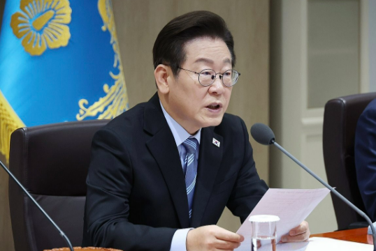 9月9日韩国总统李在明就“权性东施压嫌疑” 下令叫停向菲律宾政府开发援助项目。针