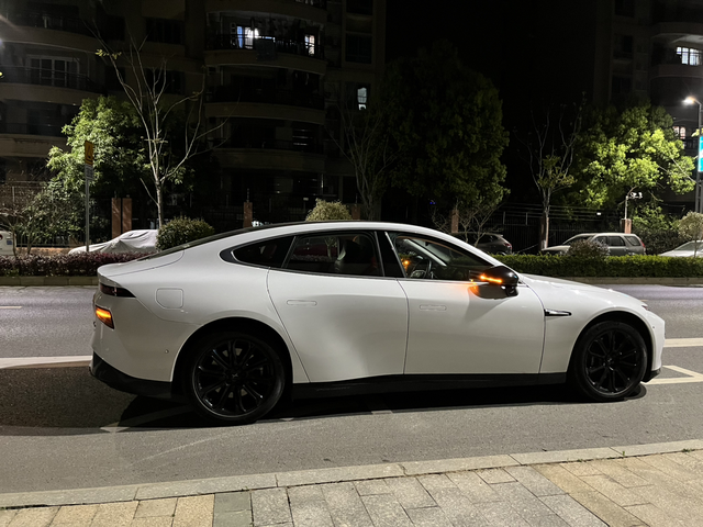 P72020款四驱版极速只能到130
只踩过几次 之前一直以为 p7 只能到13