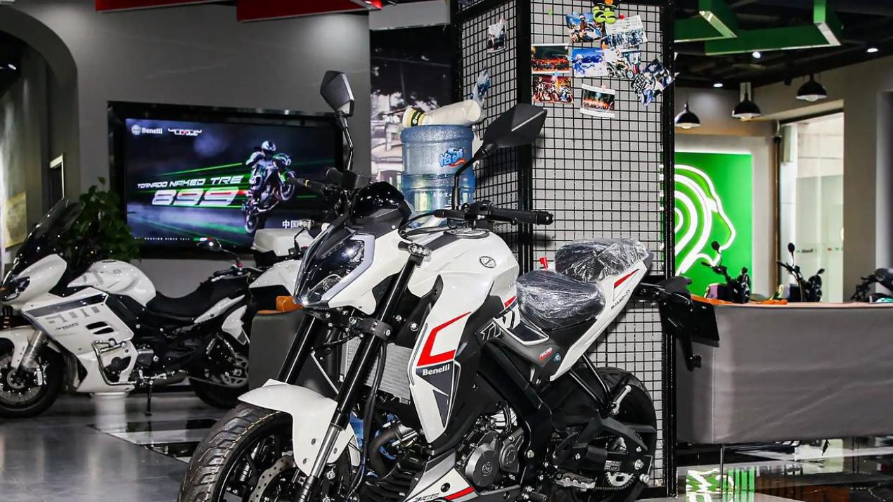 好骑不贵，新手入门优选：五款350以下排量跨骑车推荐