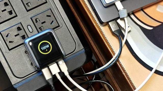 开车族福音！AOHi 170W智能车充：车载充电的革命性突破